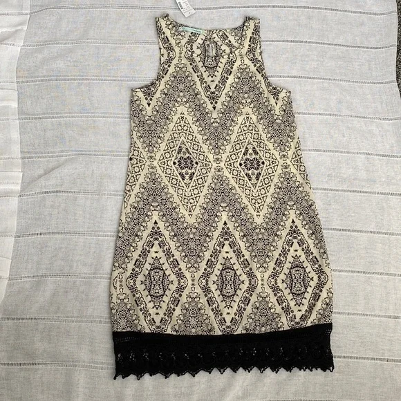 NWT Maurice’s black and cream sleeveless shift dress. - Picture 6 of 14